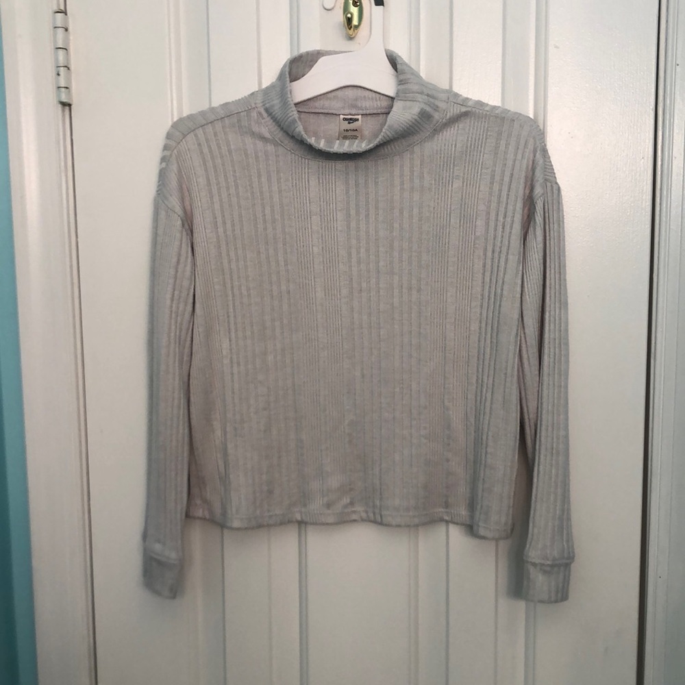 Lightweight mock turtleneck sweater